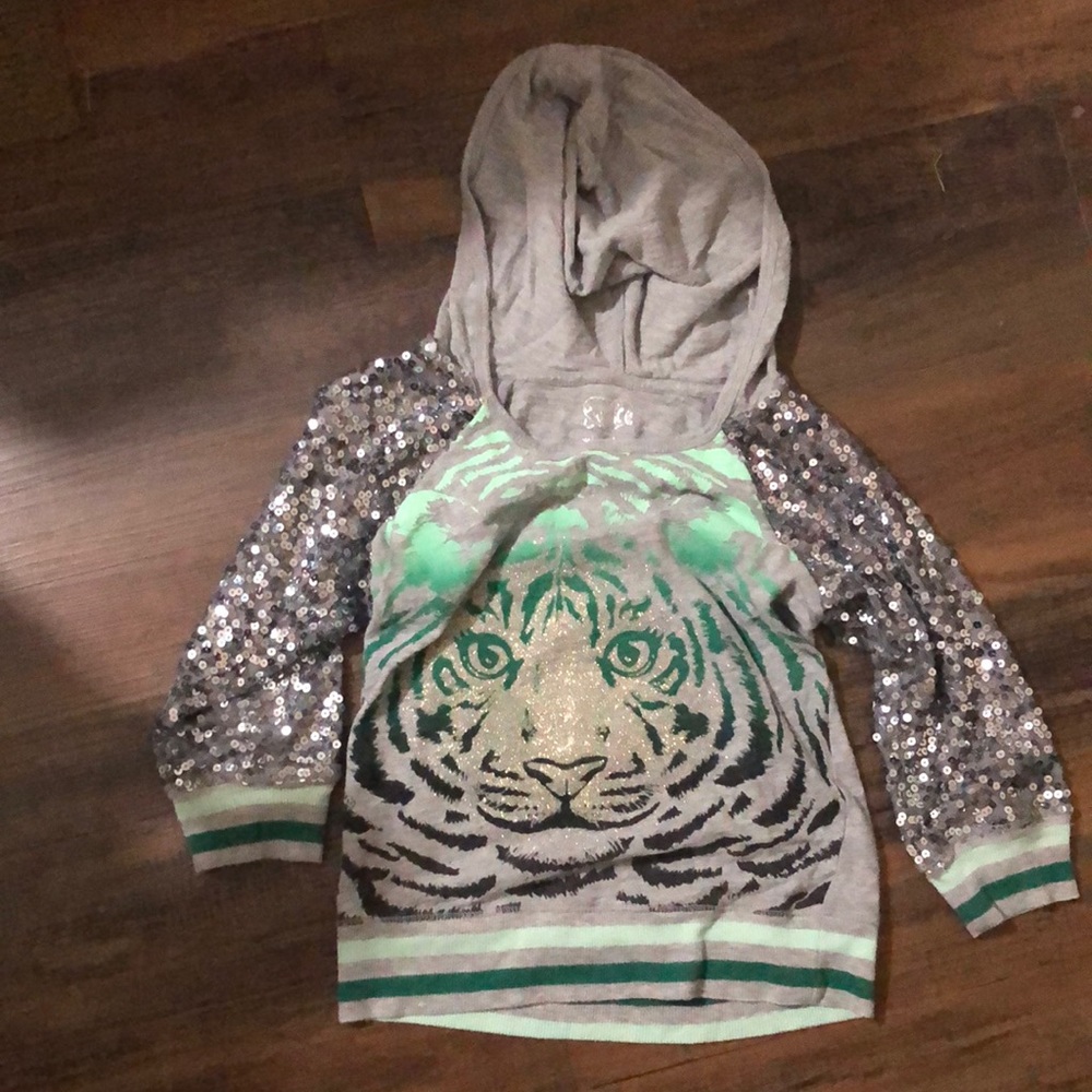 Size 8 justice girls hooded shirt